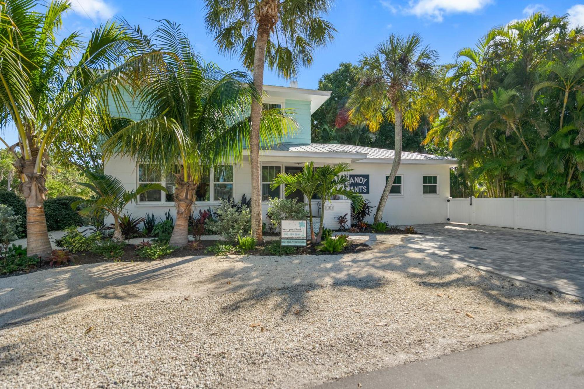 Sandy Pants - Designer Beach Chic Home Steps To Beach Backyard Oasis W Heated Pool Anna Maria Kültér fotó